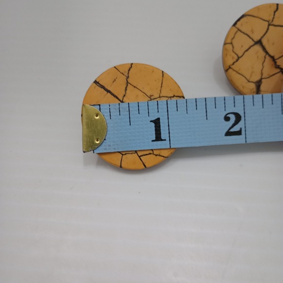 Vintage Vogue JLRY Clip Earrings Wooden Faux Marble Look Disc 1.25" Signed - Picture 4 of 9